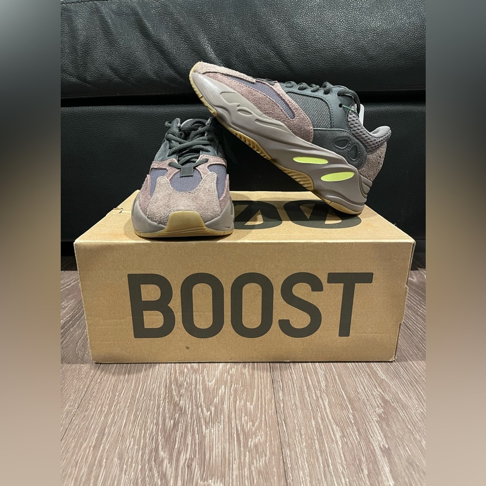 Adidas Yeezy Boost 700 Mauve